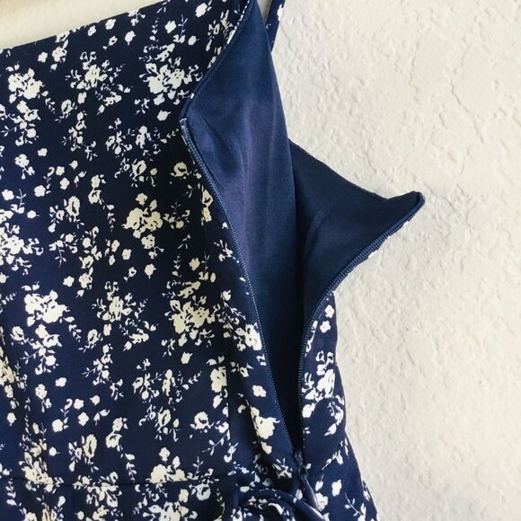 Navy blue white flower dress adjustable spherical strap mock wrap ruffles - Picture 3 of 7